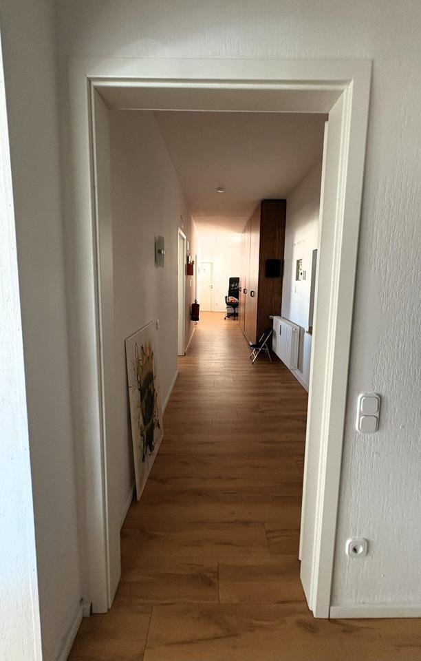 Attraktive Gewerbeimmobilie mit Büro, Ausstellung, Lagerhalle & Wohnung – flexible Nutzung möglich! zimmer