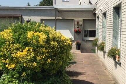 Haus Moers Moers-Mitte - 2 Zimmer, 78 m&sup2;, 620&euro; | Angebot:25245755