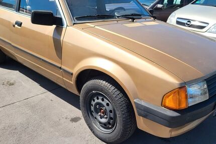 Ford Escort 82.000 km 1.300 &euro; Moers 47441