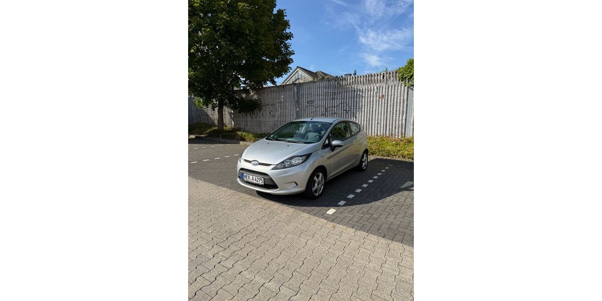 Ford Fiesta 129.000 km 3.300 &euro; Herne 44627