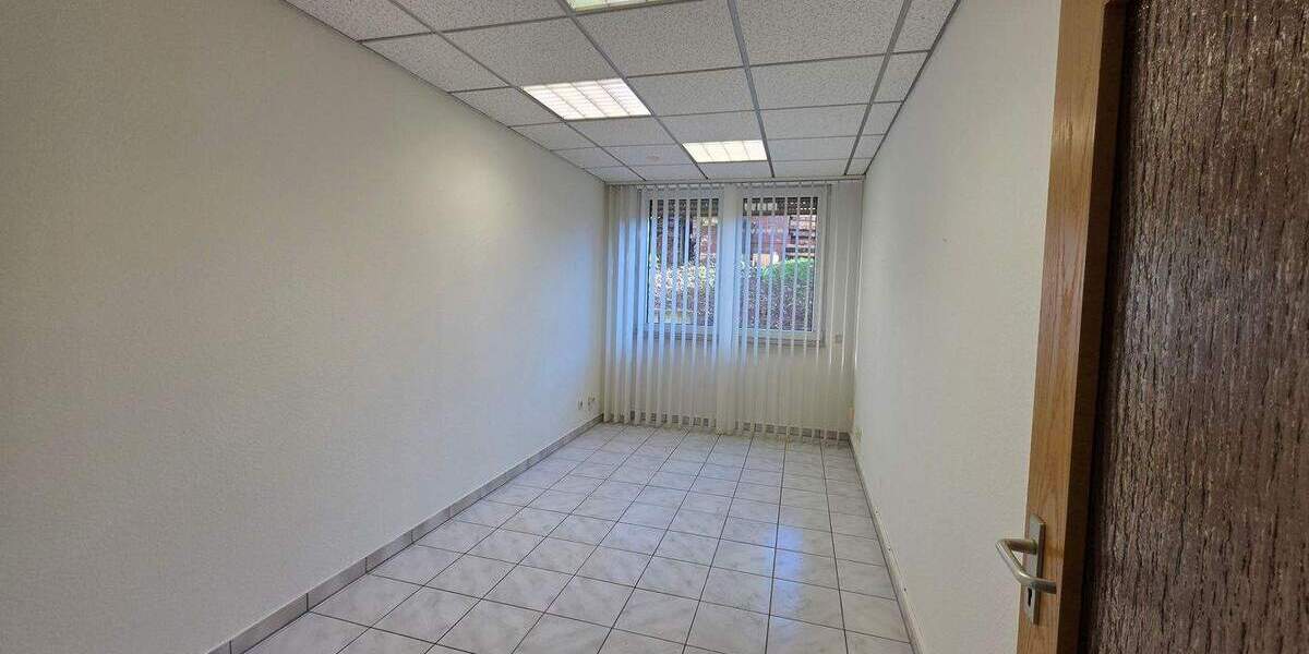 Gewerbeobjekt Velbert Mitte - 7 Zimmer, 210 m&sup2;, 1.600&euro; | Angebot:25246716