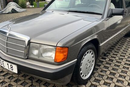 Mercedes-Benz 190 166.000 km 7.950 &euro; Krefeld 47809