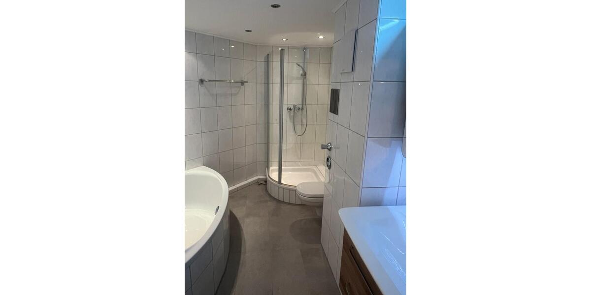 Dachgeschoßwohnung Oberhausen Alstaden - 2 Zimmer, 120 m&sup2;, 1.240&euro; | Angebot:25083113