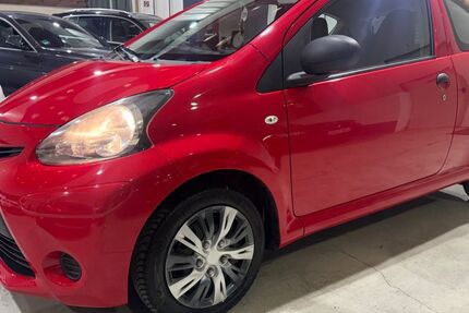 Toyota Aygo (X) 72.000 km 4.400 &euro; Voerde 46562