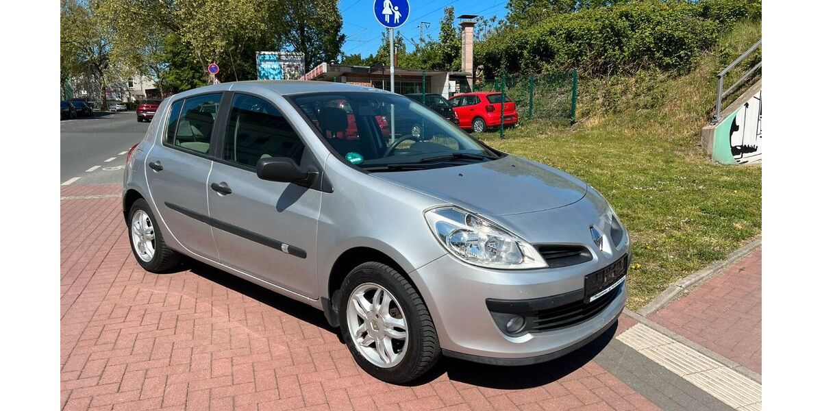 Renault Clio 70.000 km 3.250 &euro; Recklinghausen 45657