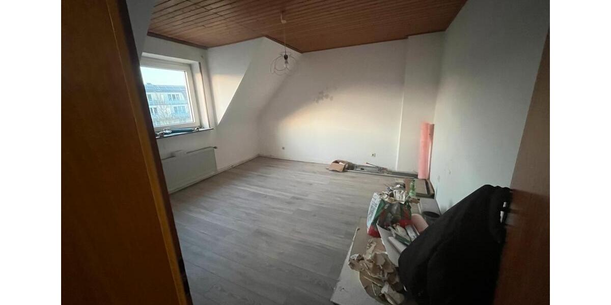 Dachgeschoßwohnung Oberhausen Osterfeld - 3.5 Zimmer, 75 m&sup2;, 650&euro; | Angebot:26237035