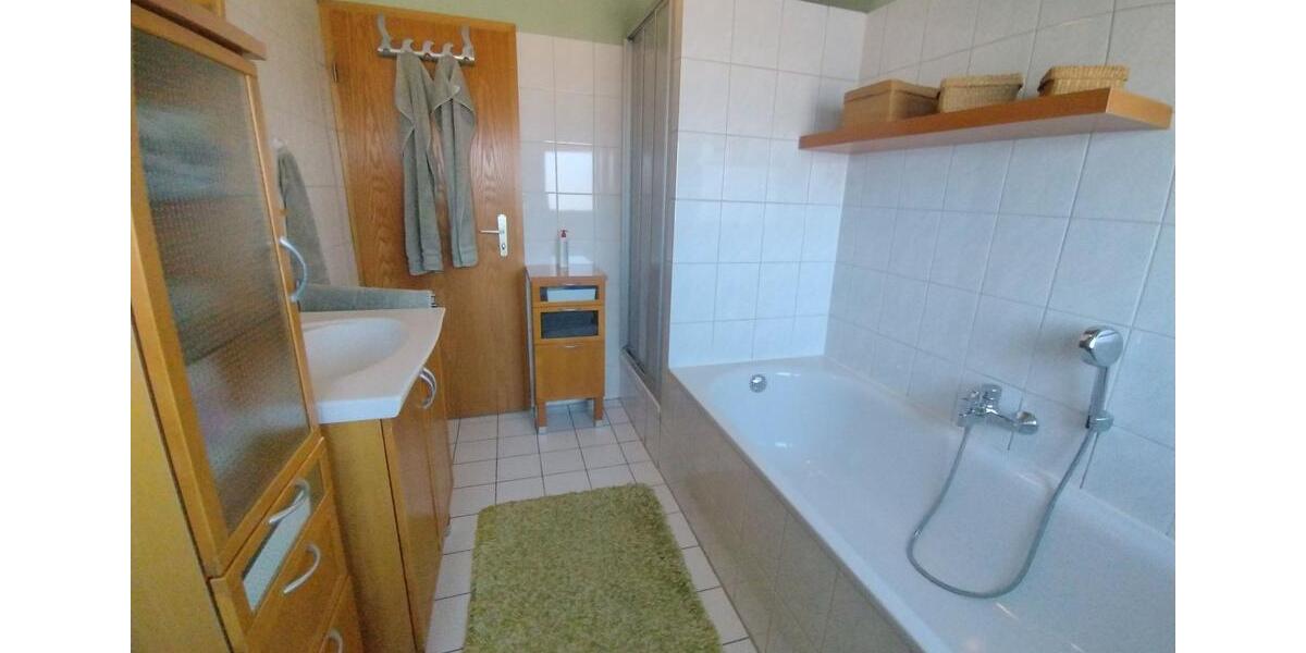 75 qm Dachgeschosswohnung, Einzelgarage und Garten in OB - Heide 3.5 zimmer