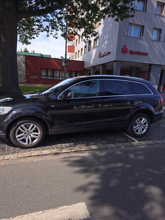 Audi Q 7 238.600 km 9.900 € Essen 45121