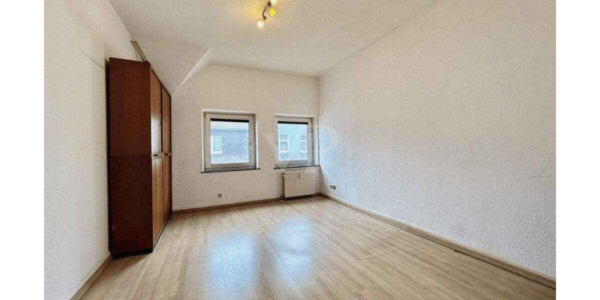Stilvolle 4-Zimmer-Altbauwohnung mit Balkon, Kamin & Ausbaureserve in Velbert-Mitte 4 zimmer