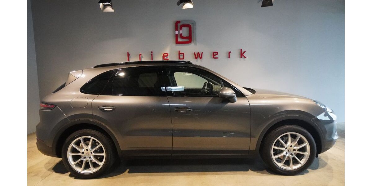 Porsche Cayenne 90.000 km 51.941 &euro; Duisburg 47228
