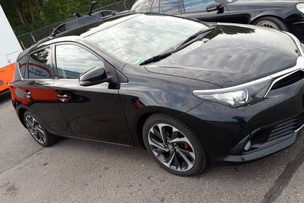 Toyota Auris 195.000 km 8.800 &euro; Bochum 44801