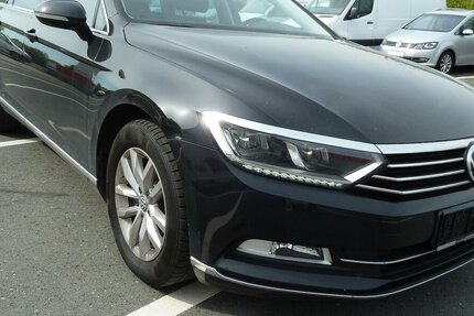 VW Passat 2.0 TDI Highline DSG Leder STH Navi 110.000 km 14.900 &euro; Ratingen 40885
