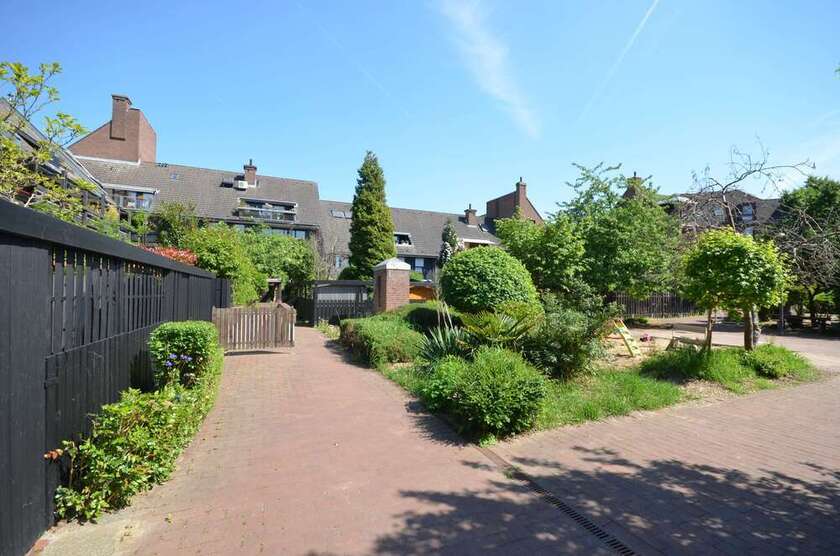 Wohnung zum Kaufen in Düsseldorf 298.000 € 67 m²