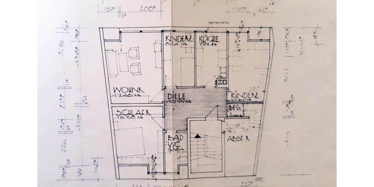 Frisch renovierte Dachgeschosswohnung 4 zimmer