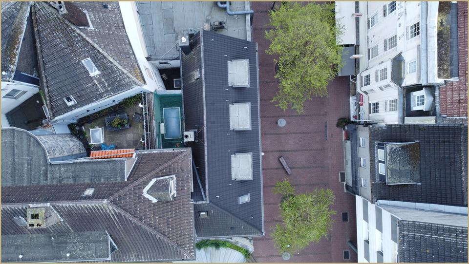 Mehrfamilienhaus mit Gewerbeeinheit – attraktive Kapitalanlage in zentraler Lage zimmer