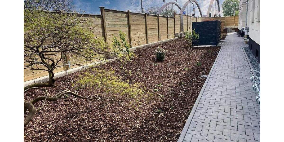 Top-Wohnung im 1. OG mit Balkon, energetisch kernsaniert 3 zimmer