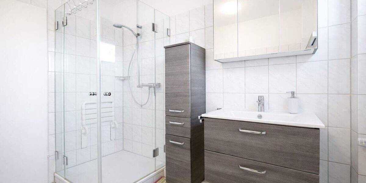 Etagenwohnung Krefeld Cracau - 2 Zimmer, 107 m&sup2;, 269.000&euro; | Angebot:24764878