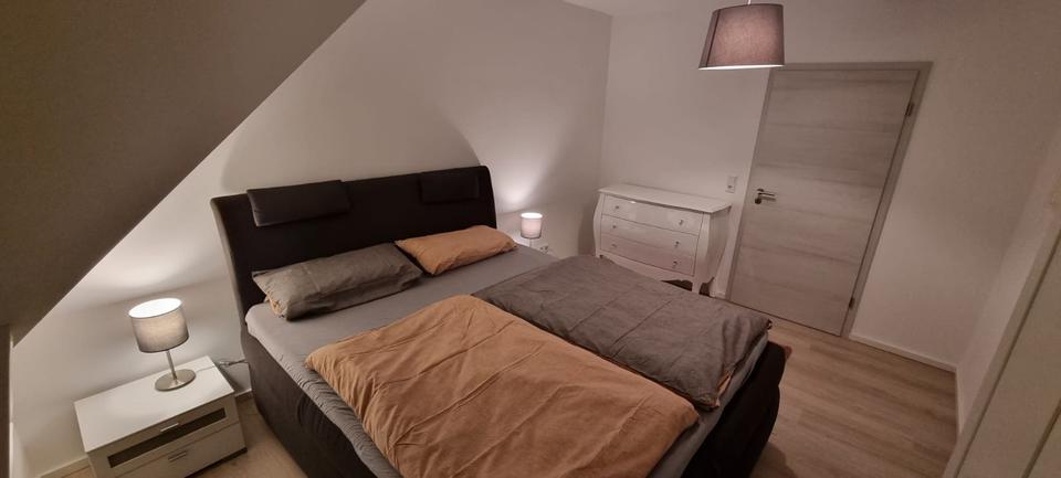Dachgeschoßwohnung Düsseldorf Stadtbezirk 6 - 2.5 Zimmer, 64 m&sup2;, 1.550&euro; | Angebot:25478964