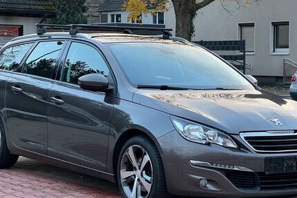 Peugeot 308 150.000 km 7.900 &euro; Essen 45356