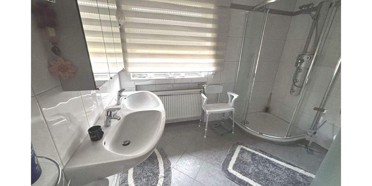 Reihenmittelhaus Krefeld Fischeln - 5 Zimmer, 120 m&sup2;, 430.000&euro; | Angebot:25533093
