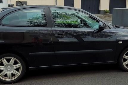 Seat Ibiza 222.222 km 1.599 &euro; DÜSSELDORF 40597