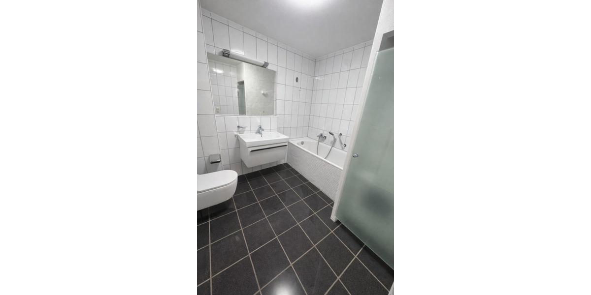 3-Zimmer-ETW mit Balkon, TG-Stellplatz & Keller – provisionsfrei 3 zimmer