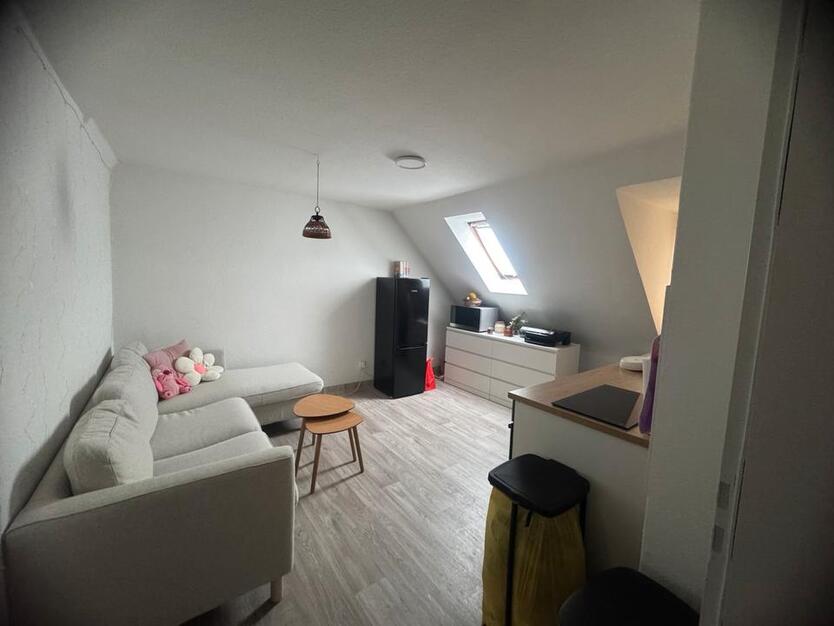 Schöne 2-Zimmer-Dachgeschosswohnung in Welper zimmer