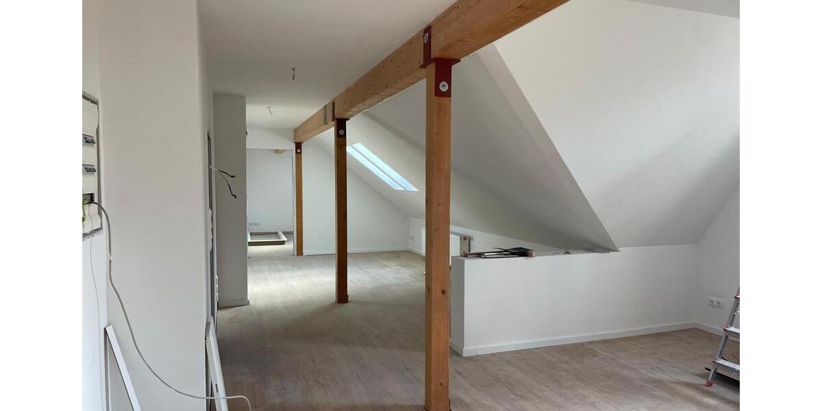 frisch sanierte Dachgeschosswohnung 4 zimmer