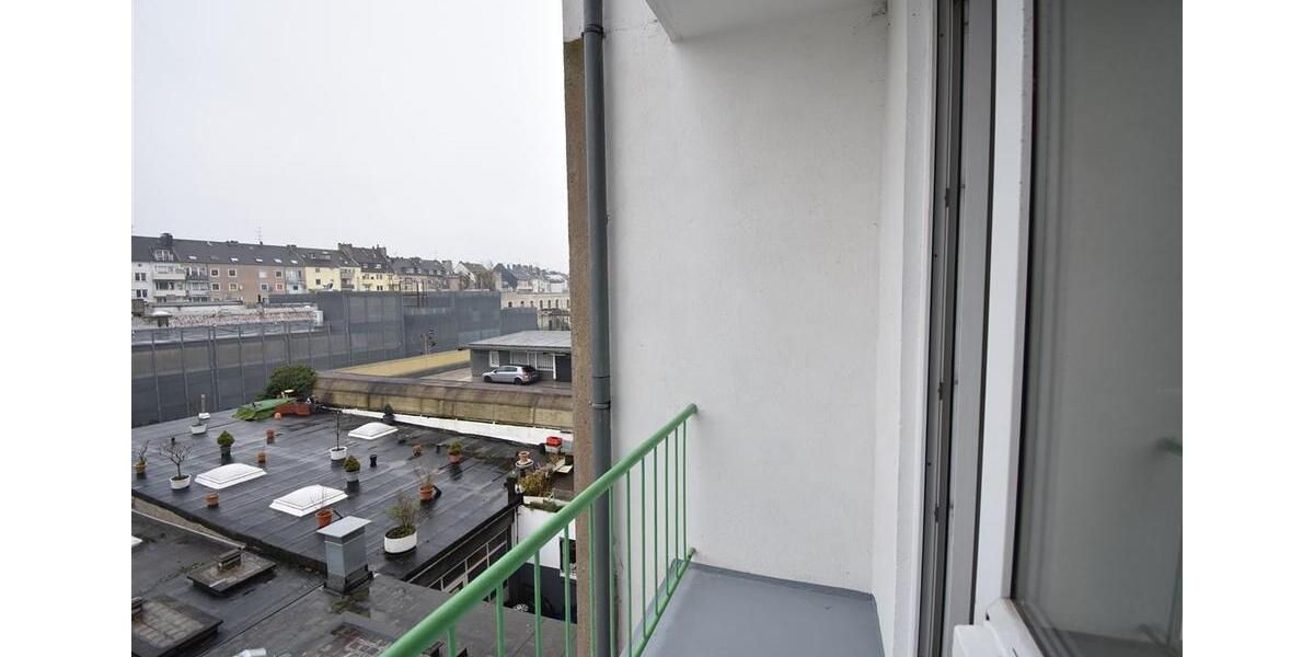 RENOVIERT! Apartment mit Balkon & Wintergarten zu vermieten 1 zimmer