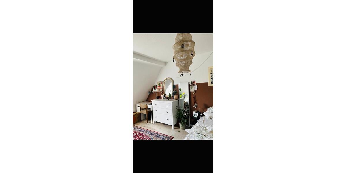 Dachgeschoßwohnung Düsseldorf Oberbilk - 2 Zimmer, 48 m&sup2;, 670&euro; | Angebot:25580137