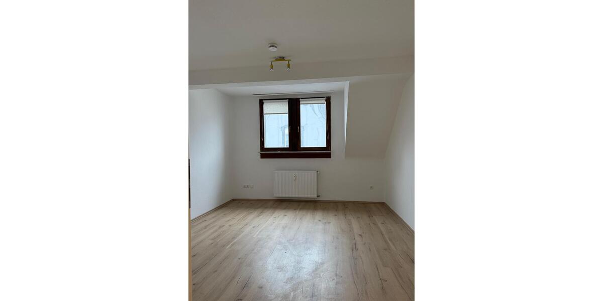 Helle Dachgeschosswohnung in der Innenstadt 3 zimmer