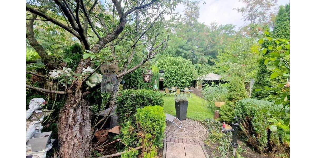 Modernes Zweifamilienhaus mit großem Garten und gehobener Ausstattung 7 zimmer