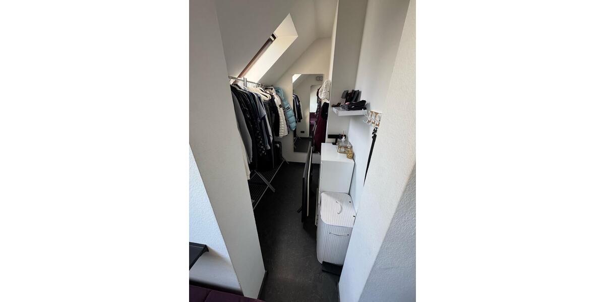 Dachgeschoßwohnung Tönisvorst - 2.5 Zimmer, 55 m&sup2;, 890&euro; | Angebot:25216075