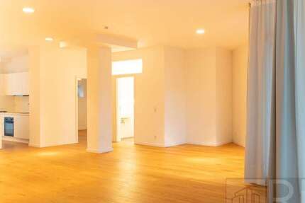Wohnung zum Mieten in Düsseldorf 2.030 € 92 m² 2 zimmer