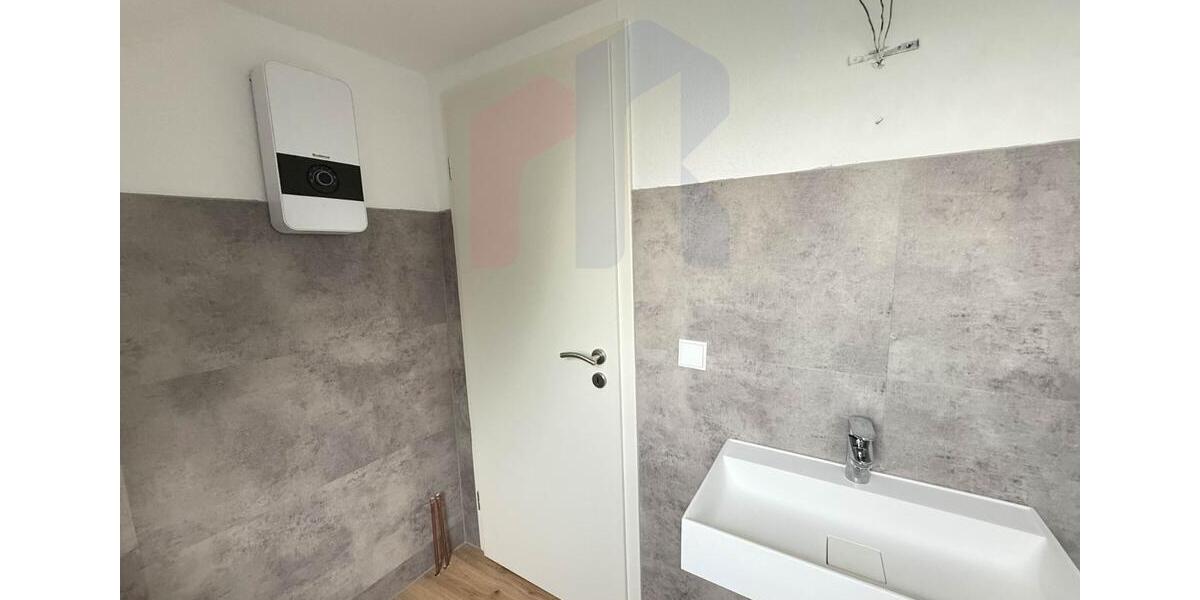 Hochwertig modernisierte 2,5-Zimmer-Dachgeschosswohnung in Duisbu 2.5 zimmer