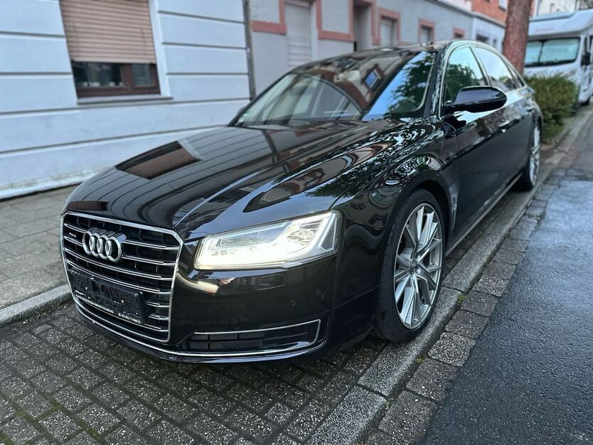 Audi A8 207.652 km 18.000 € Essen 45130