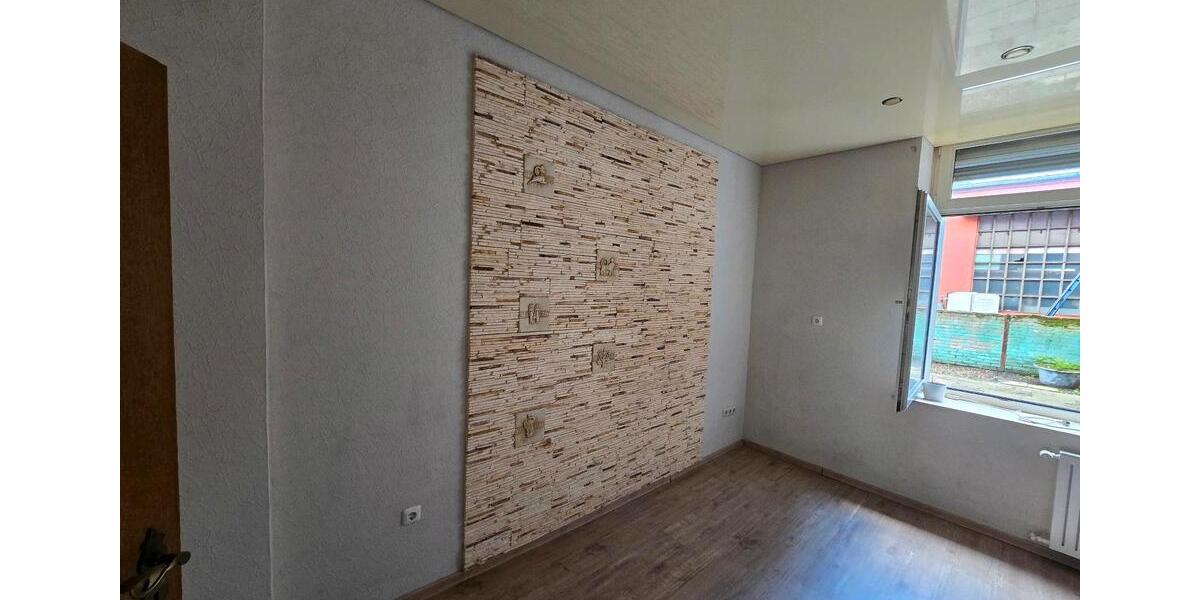 Erdgeschoßwohnung Duisburg Hamborn - 5 Zimmer, 166 m&sup2;, 175.000&euro; | Angebot:26480561
