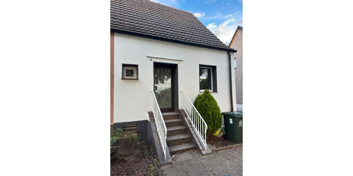 ZU VERMIETEN—DHH in guter Lage von OB-Königshardt 3 zimmer