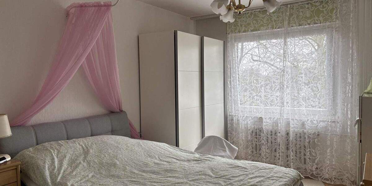 Etagenwohnung Krefeld Kempener Feld/Baakeshof - 2 Zimmer, 61 m&sup2;, 89.000&euro; | Angebot:25247384