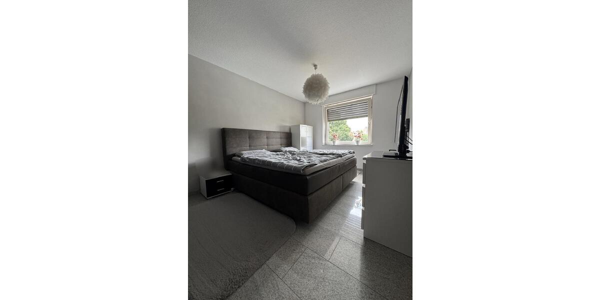 Gehobene Eigentumswohnung nahe Erlbruchpark mit Balkon und Garage 2 zimmer