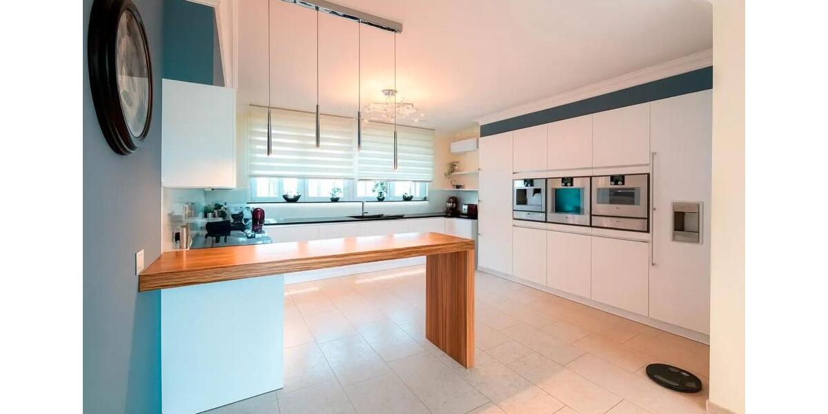 Freistehendes Einfamilienhaus 362m² mit Poolhaus & Pool - 6482m² 10 zimmer