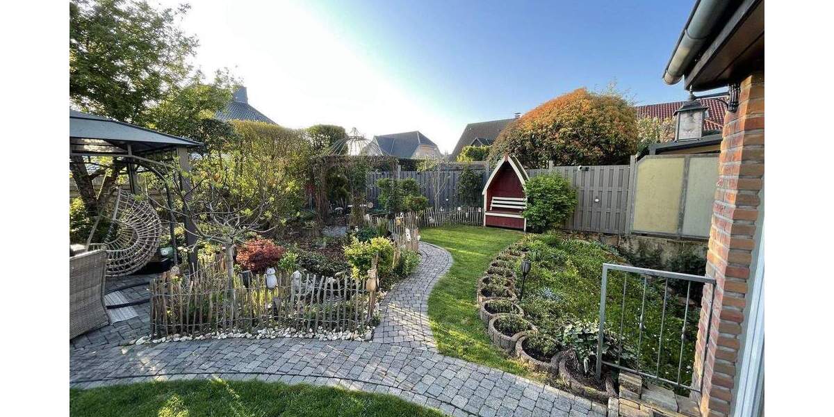 Doppelhaushälfte Alpen - 8 Zimmer, 222 m&sup2;, 599.000&euro; | Angebot:25303450