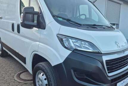 Peugeot Boxer 118.000 km 13.699 &euro; Düsseldorf 40591