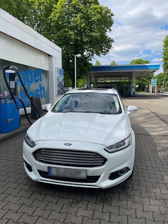 Ford Mondeo 212.000 km 9.800 € Düsseldorf 40595