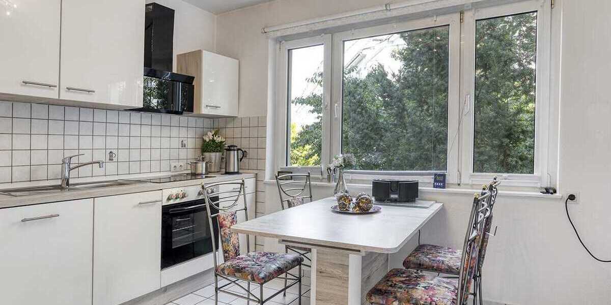 Zentral gelegene 3-Zimmer-Wohnung mit Balkon in gepflegtem 4-Parteienhaus 3 zimmer