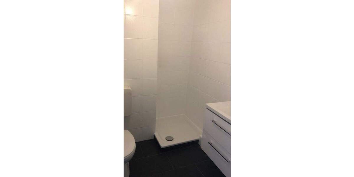 Stilvolle 1-Zimmer-Wohnung mit Einbauküche und Balkon in Unterbilk-Hafen 1 zimmer