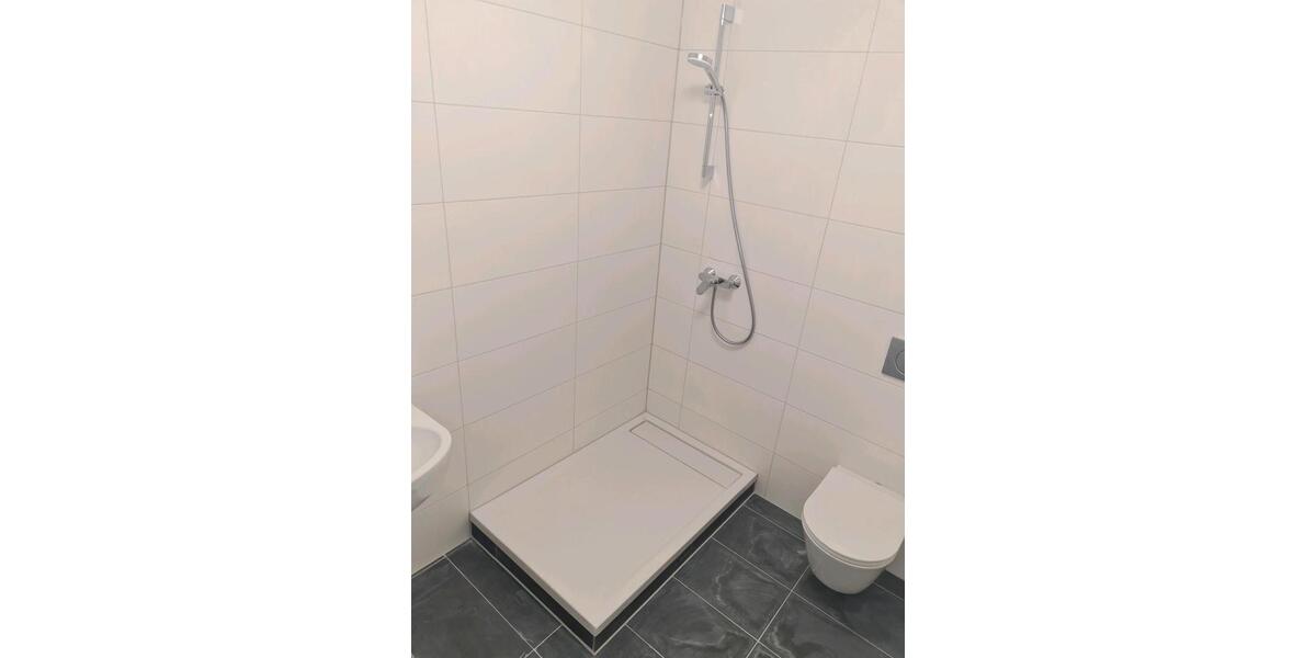 Dachgeschosswohnung mit Terasse 3 zimmer