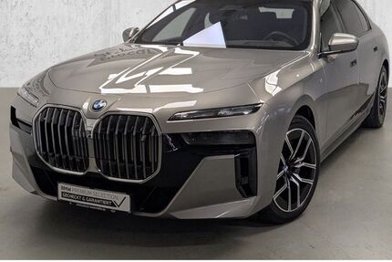 BMW i7 18.017 km 89.990 &euro; Düsseldorf 40595