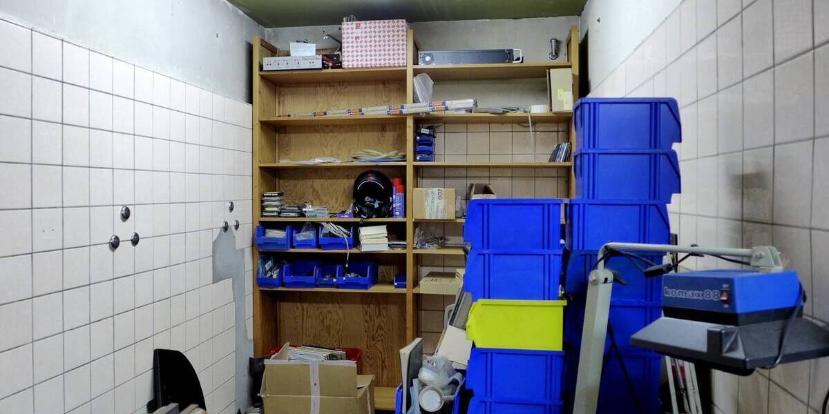 Imposantes Mehrfamilienhaus mit separatem Hintergebäude in zentraler Lage von Velbert. zimmer