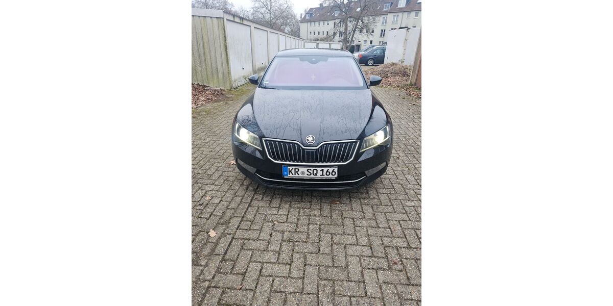 Skoda Superb 202.000 km 12.700 &euro; Krefeld 47805